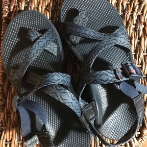 Chaco’s Men’s size 9 Navy/Black with Red Accents
